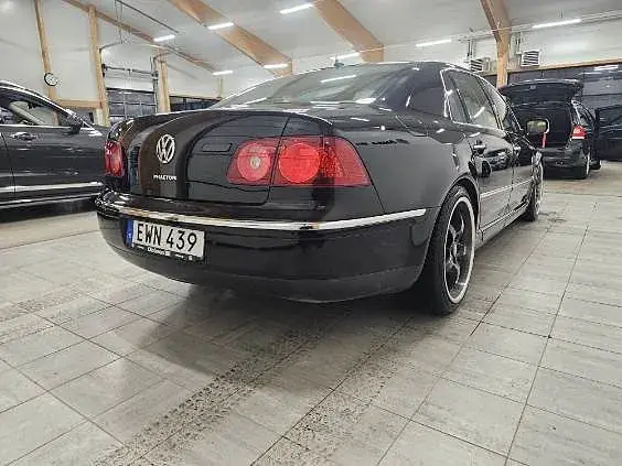 Volkswagen Phaeton 2009 photo 2