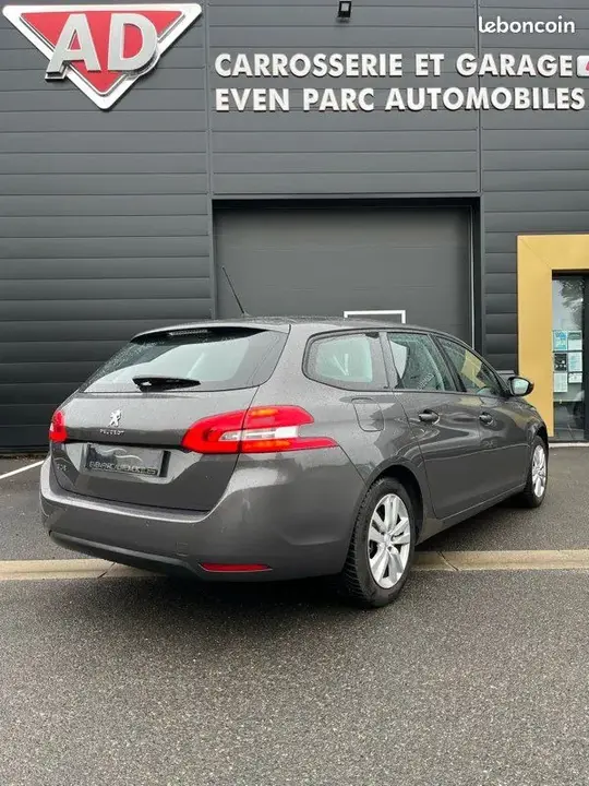 Peugeot 308 2021 photo 2