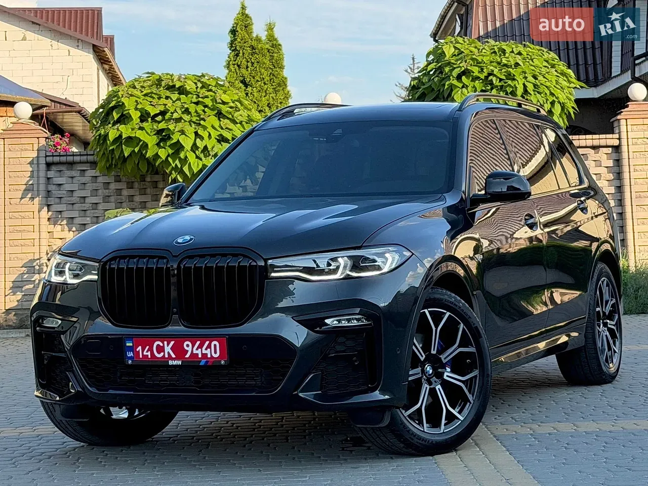 BMW X7 2022 photo 2