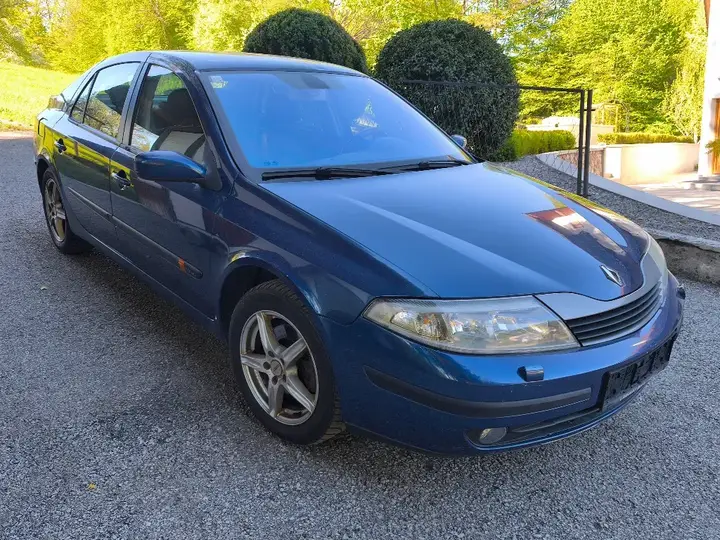 Renault Laguna 2001 photo 2