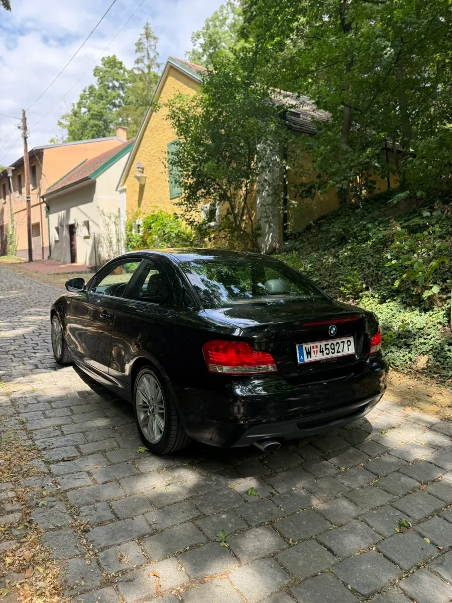 BMW 1 Series 2011 photo 3