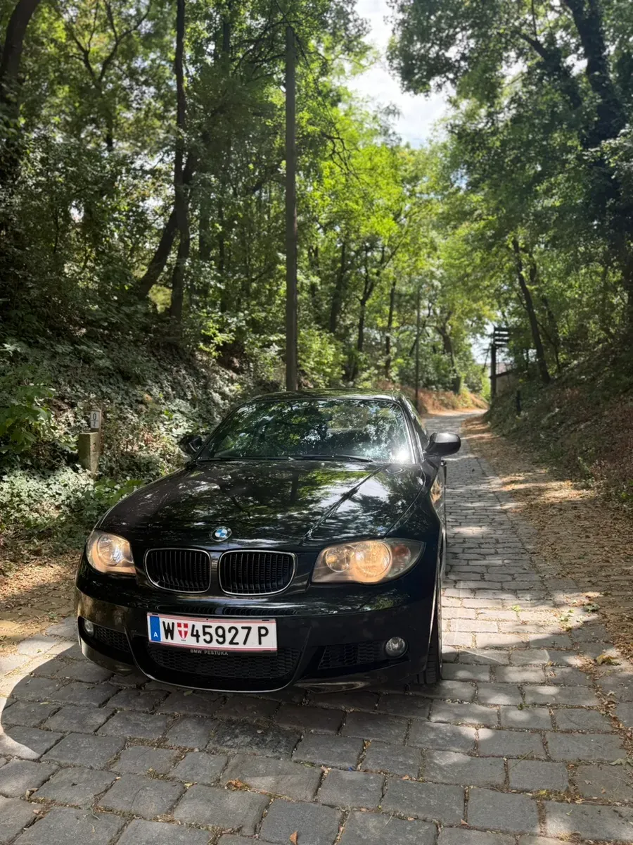 BMW 1 Series 2011 photo 2