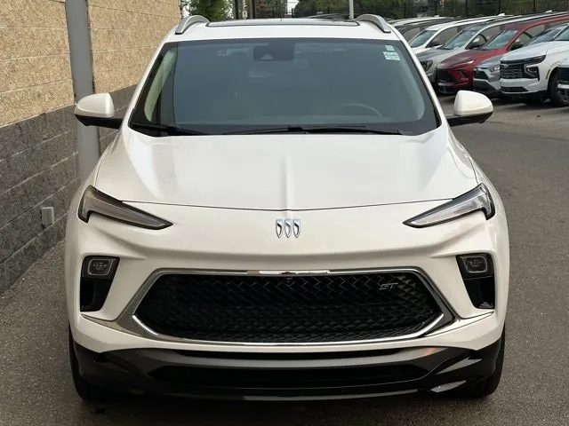 Buick Encore Gx 2026 photo 2