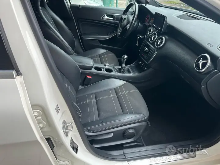 Mercedes-Benz A 180 Cdi 2015 photo 5