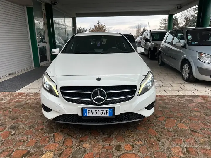 Mercedes-Benz A 180 Cdi 2015 photo 2