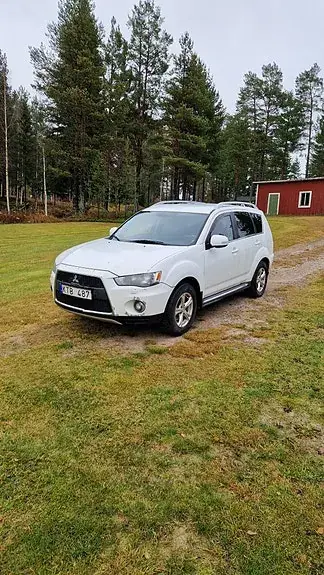 Mitsubishi Outlander 2010 photo 2