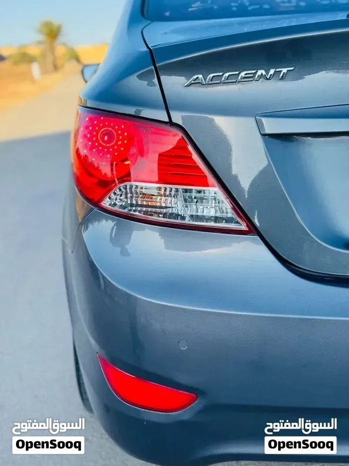 Hyundai Accent 2012 photo 2