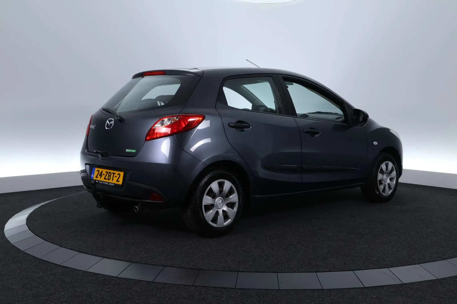 Mazda 2 2012 photo 5