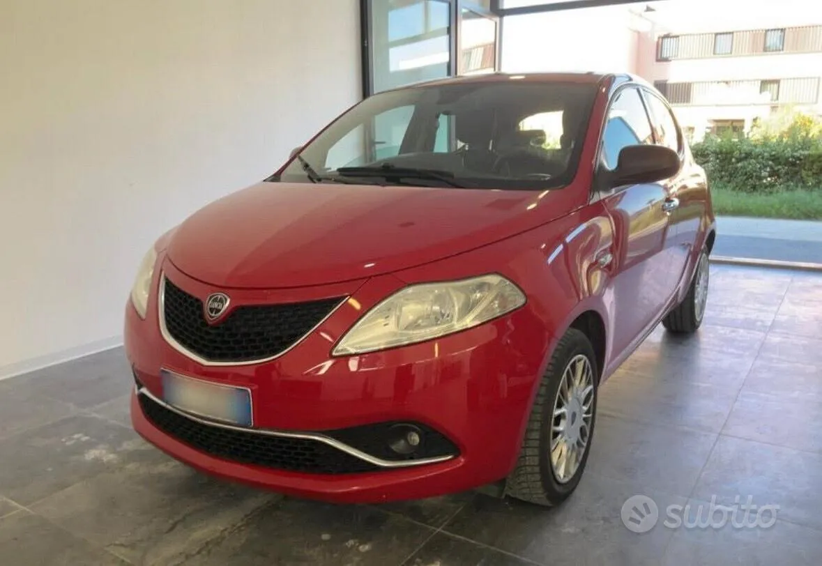 Lancia Ypsilon