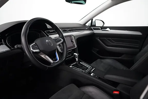 Volkswagen Passat 2023 photo 5