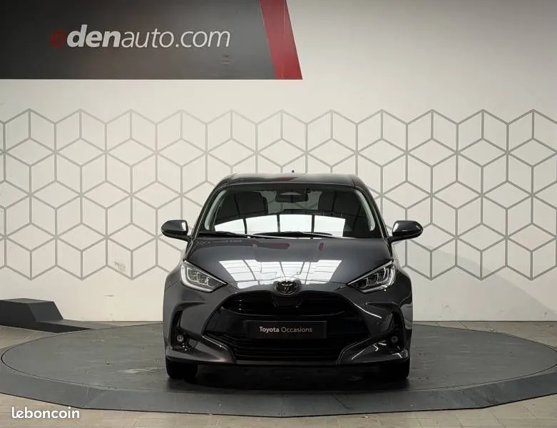 Toyota Yaris 2025 photo 2