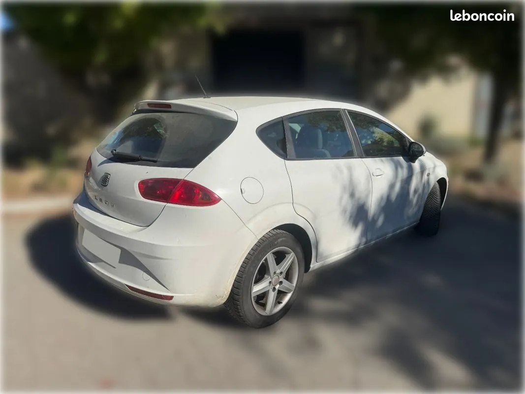 Seat Leon 2010 photo 2