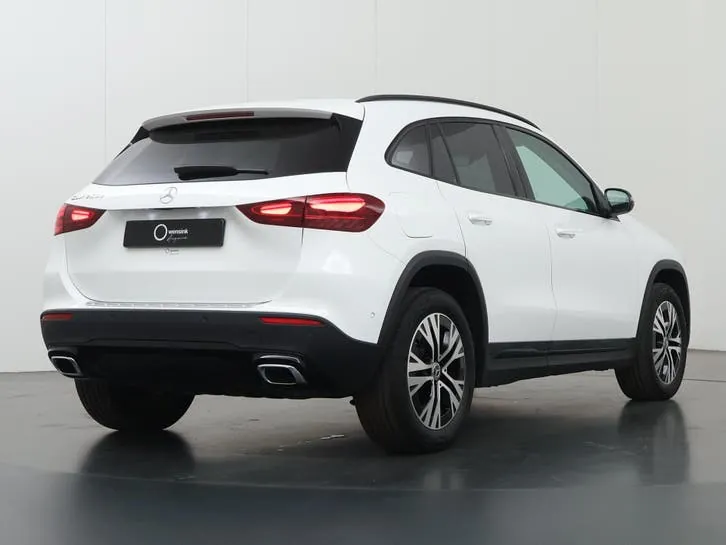 Mercedes-Benz Gla 2024 photo 2