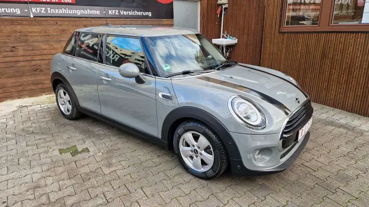 Mini Cooper D 2018 photo 2
