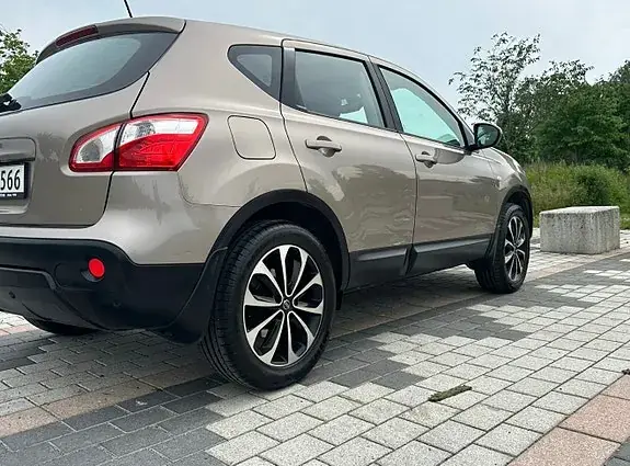 Nissan Qashqai 2010 photo 2