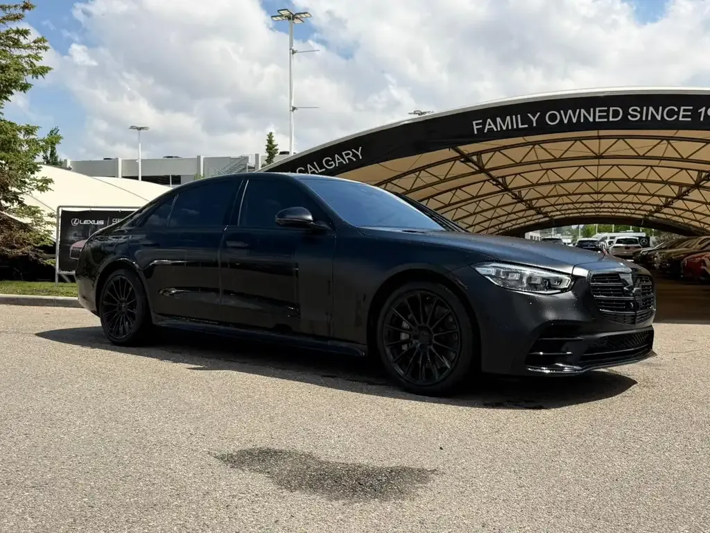Mercedes-Benz S-Class 2023 photo 2