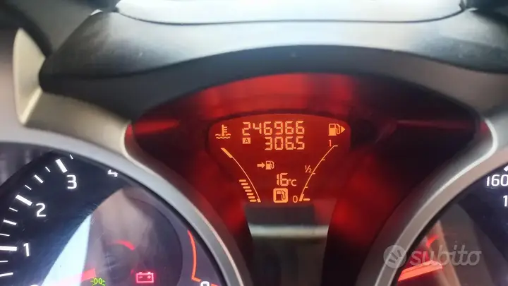 Nissan Juke 2011 photo 5