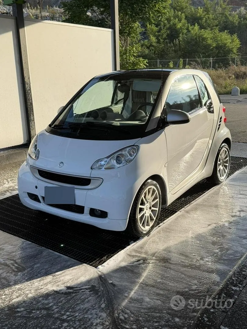 Smart Fortwo 2011 photo 2