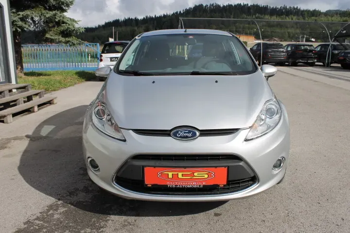 Ford Fiesta 2010 photo 2