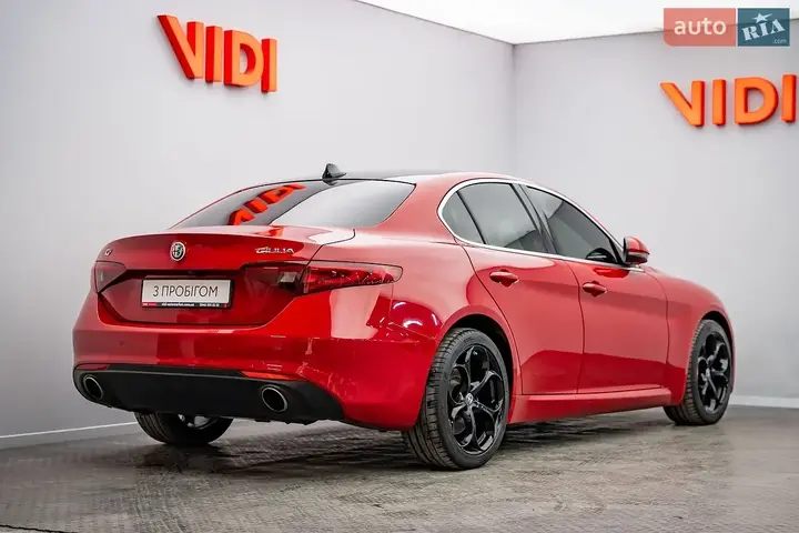 Alfa Romeo Giulia 2017 photo 2