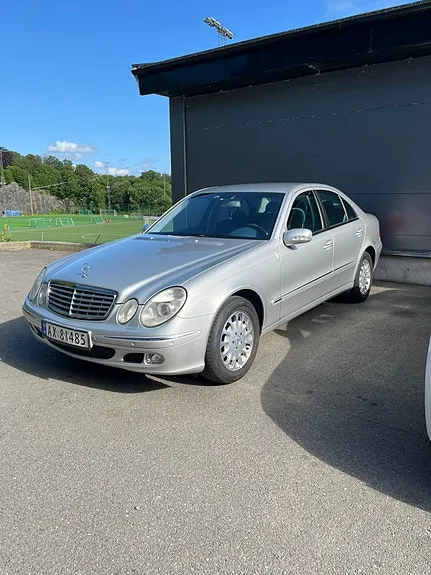 Mercedes-Benz E240