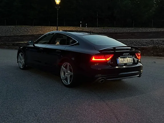 Audi A7 2012 photo 4