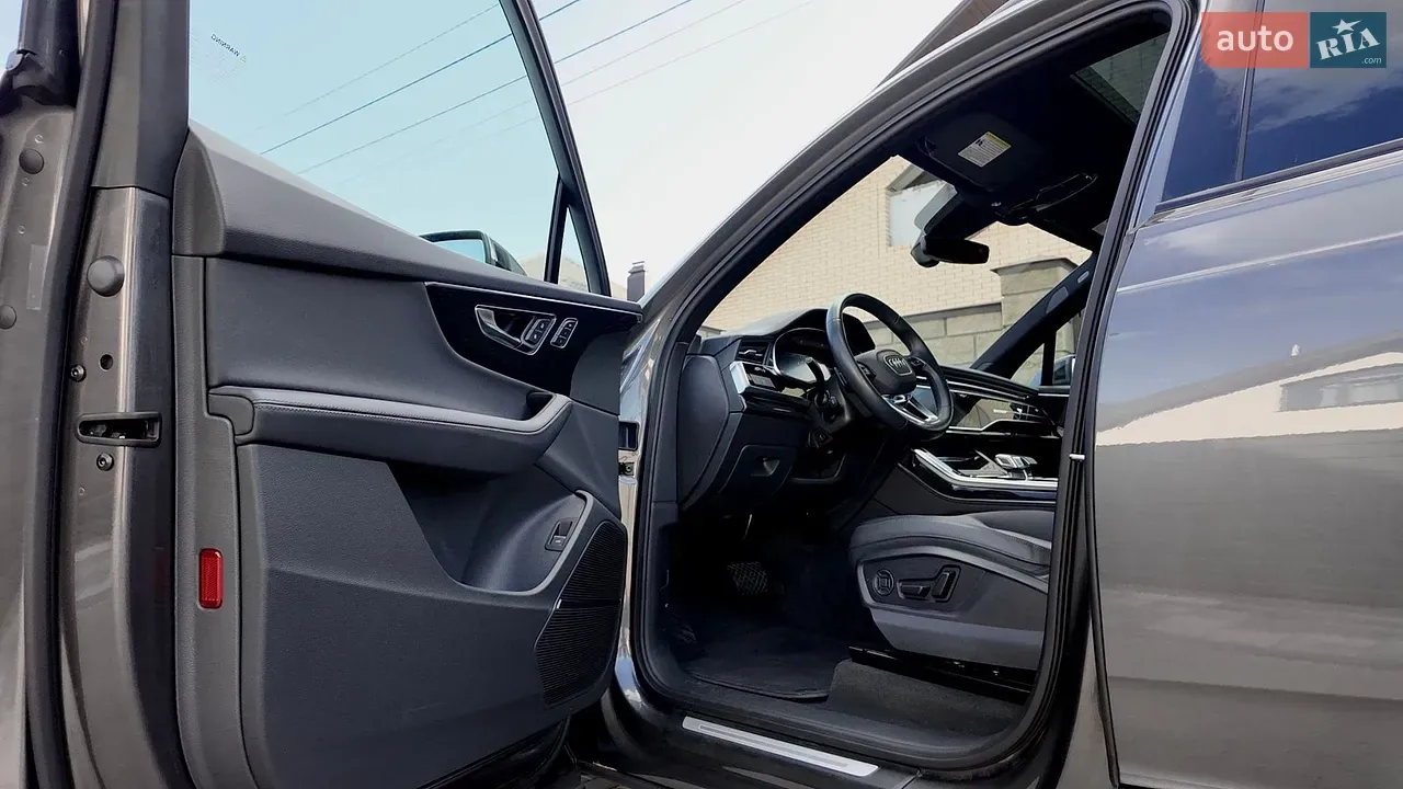 Audi Q7 2023 photo 2