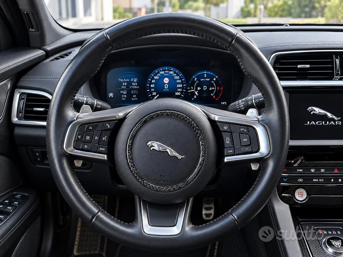 Jaguar F-Pace 2018 photo 4