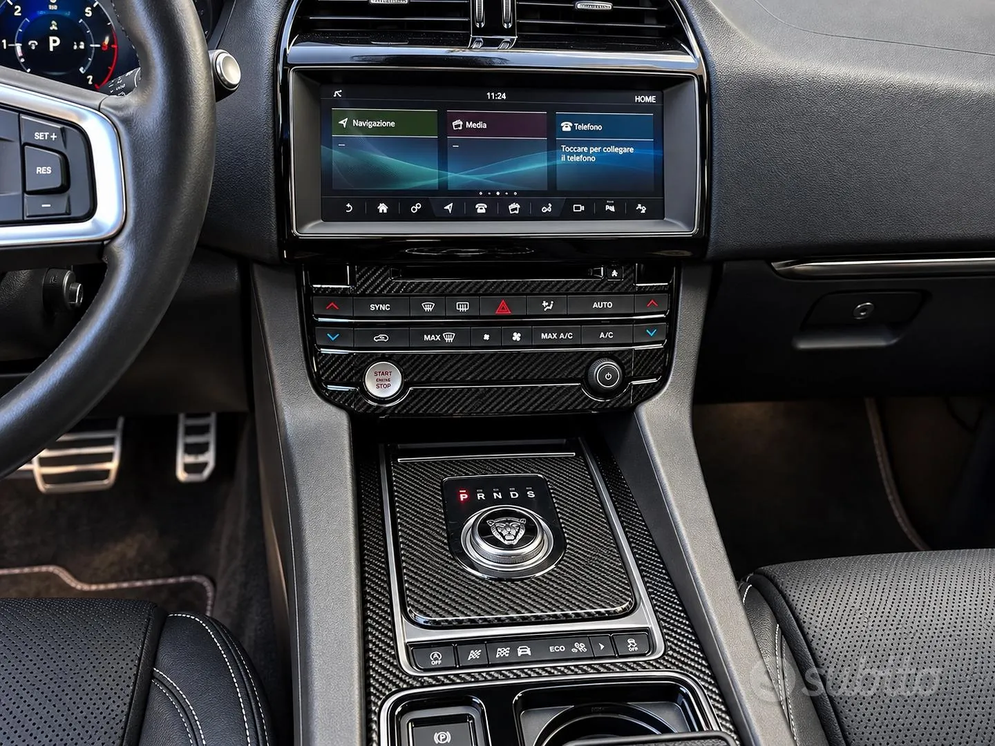Jaguar F-Pace 2018 photo 5
