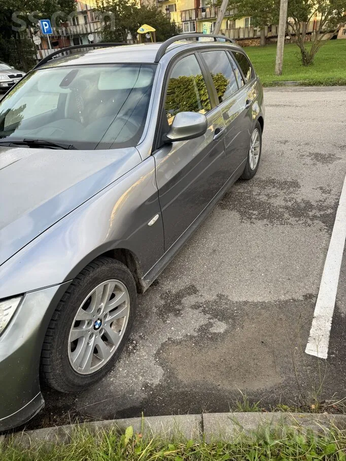 BMW 320 2009 photo 2