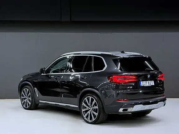 BMW X5 2021 photo 2