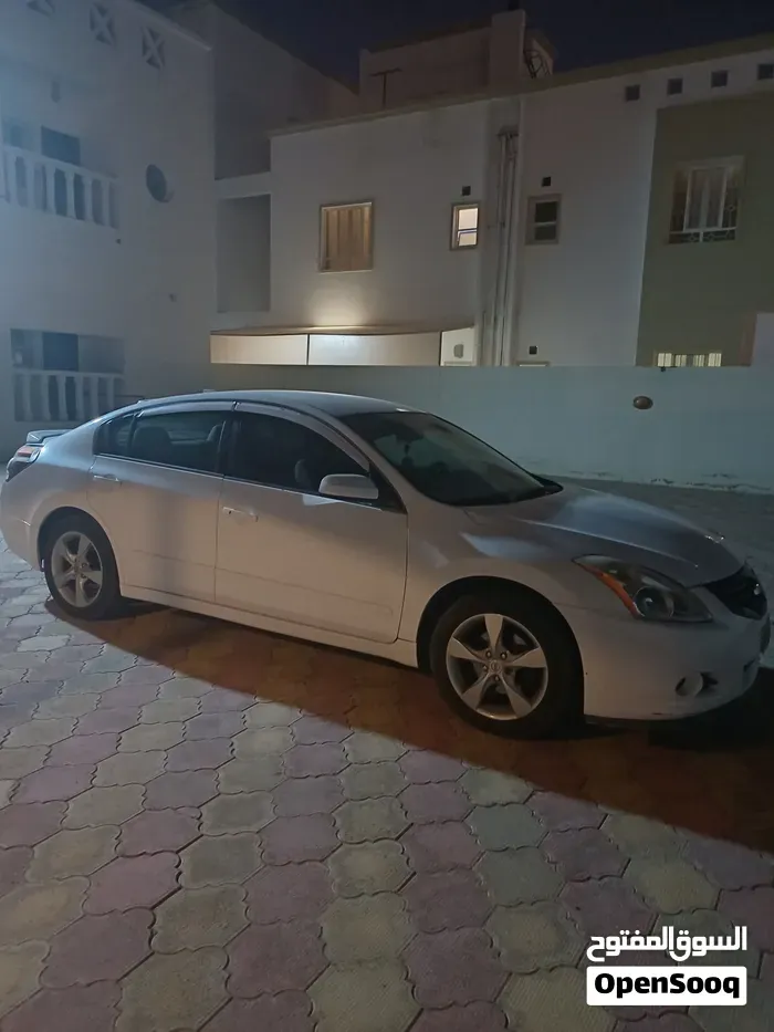 Nissan Altima 2012 photo 2