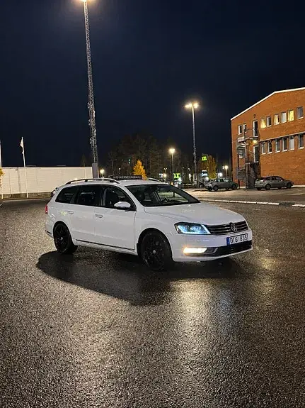 Volkswagen Passat 2012 photo 2