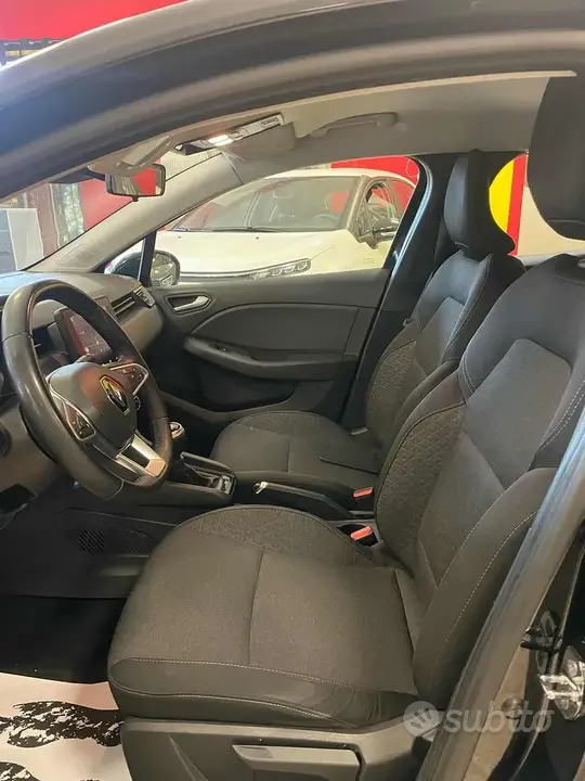 Renault Clio 2022 photo 3