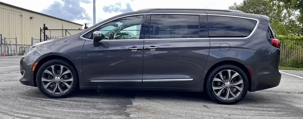 Chrysler Pacifica 2018 photo 2