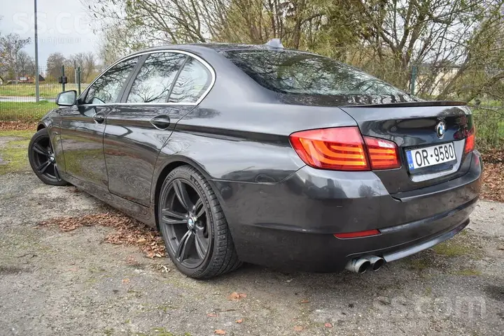 BMW 528I 2010 photo 3