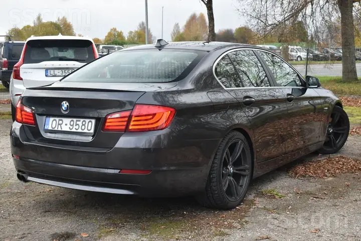 BMW 528I 2010 photo 2