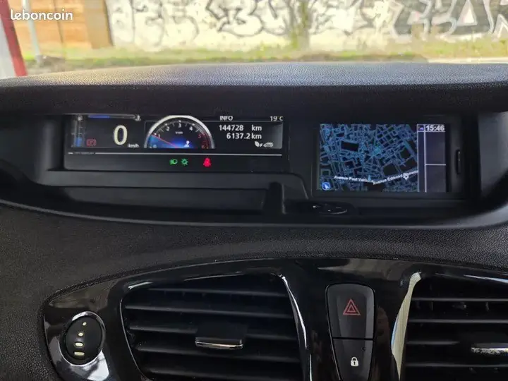 Renault Grand Scenic 2012 photo 3
