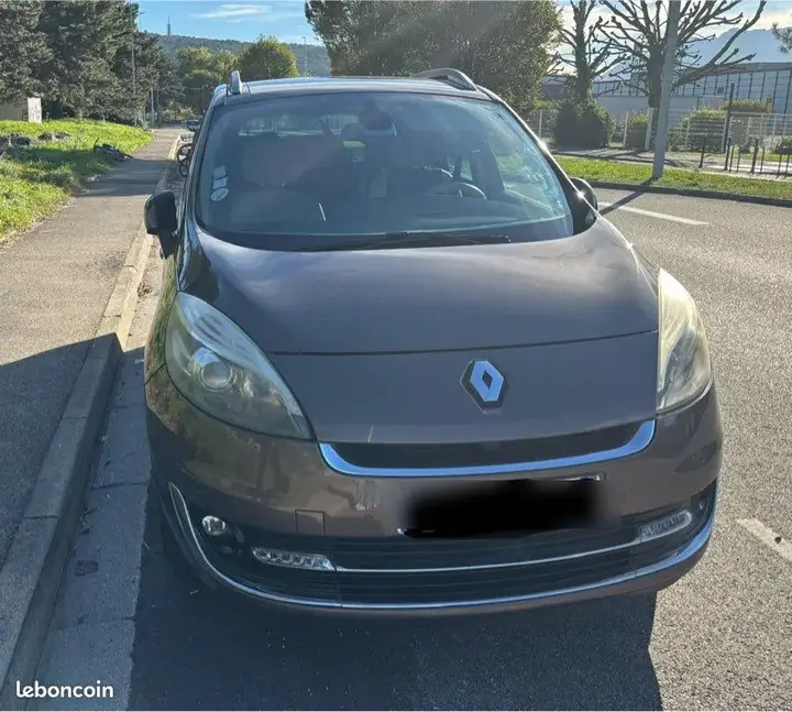 Renault Grand Scenic 2012 photo 5