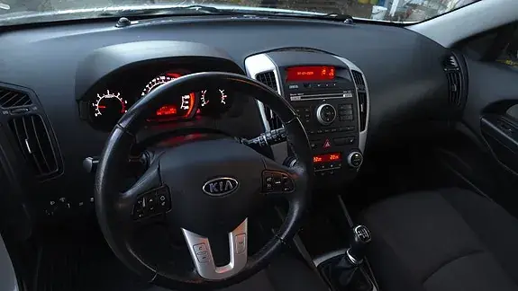 Kia Ceed 2012 photo 3
