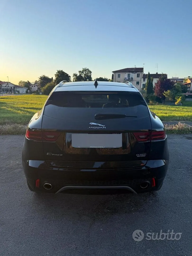 Jaguar E-Pace 2019 photo 4