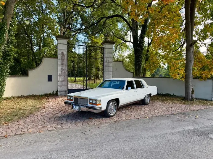 Cadillac Fleetwood Brougham