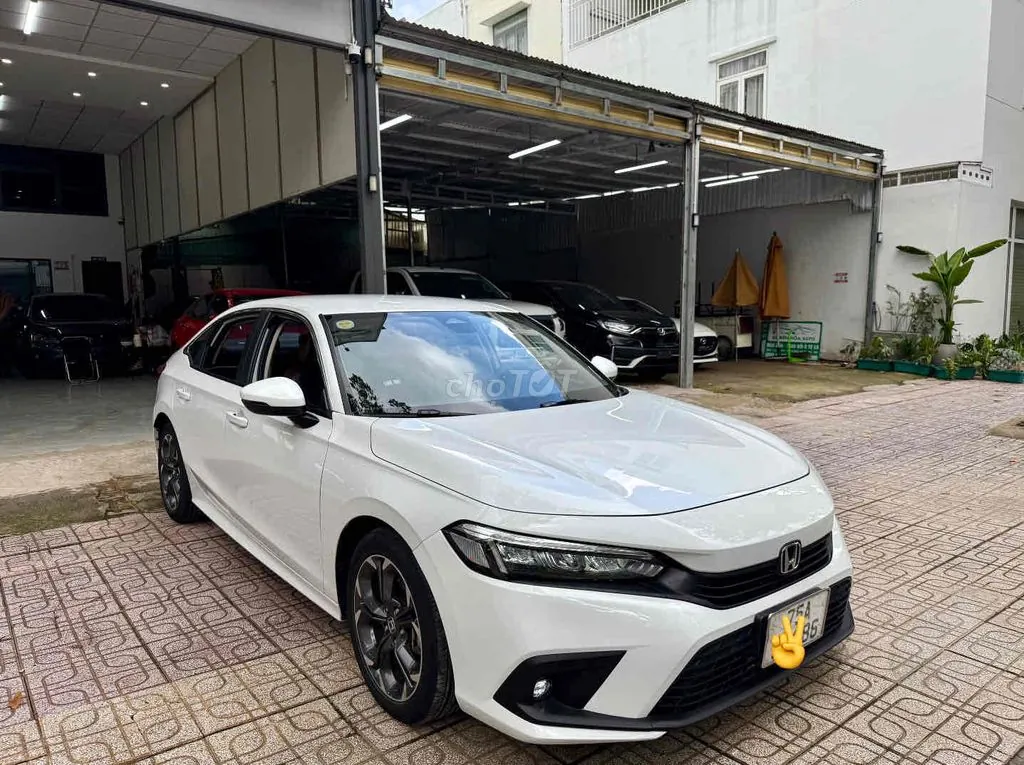 Honda Civic 2023 photo 2