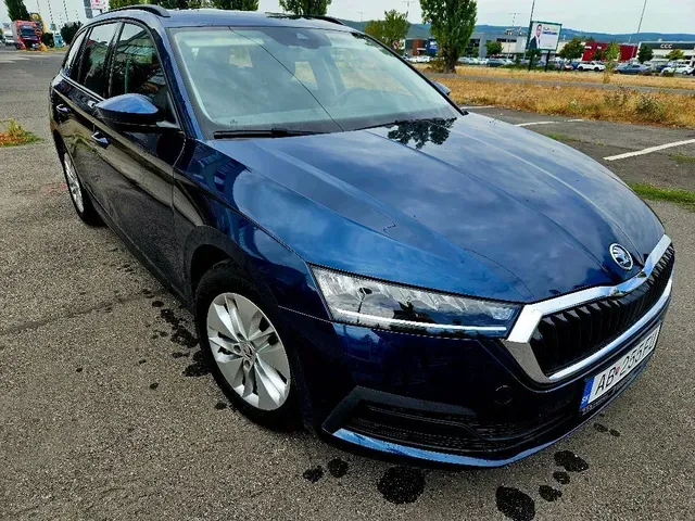 Skoda Octavia Combi 2023 photo 3