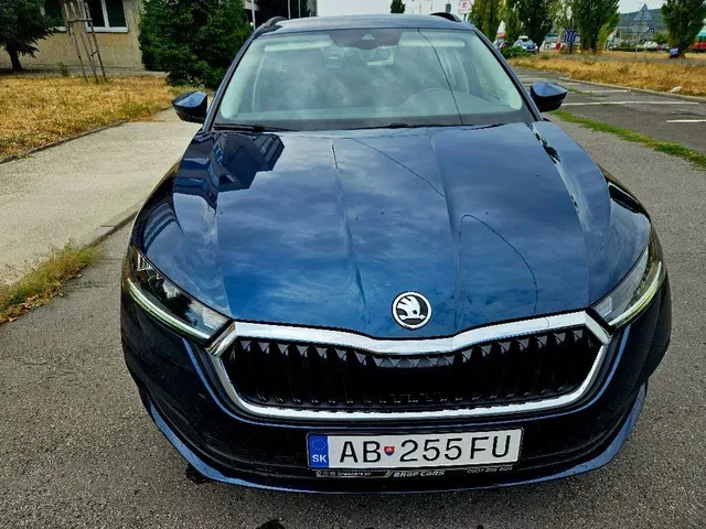 Skoda Octavia Combi 2023 photo 4