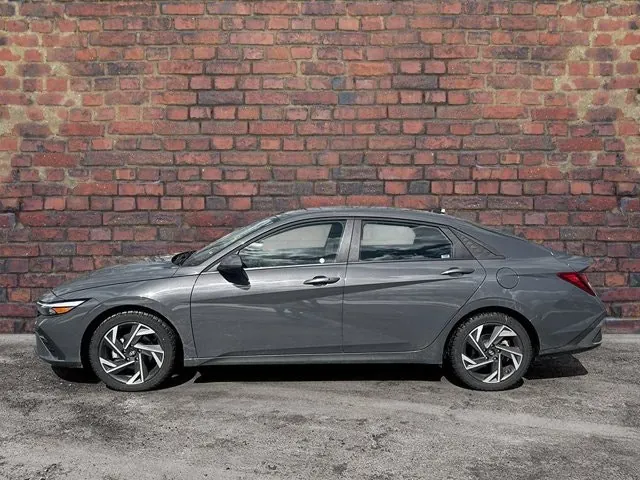 Hyundai Elantra 2025 photo 2
