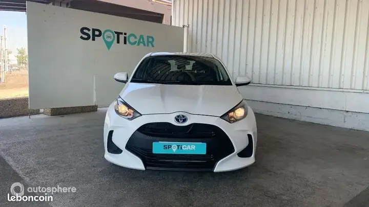 Toyota Yaris 2022 photo 2