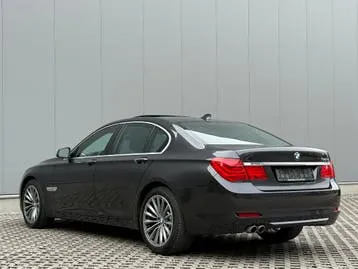 BMW 7 Series 2009 photo 3