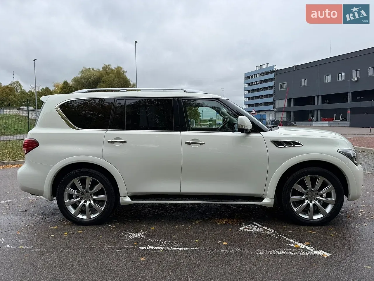 Infiniti Qx56 2012 photo 4