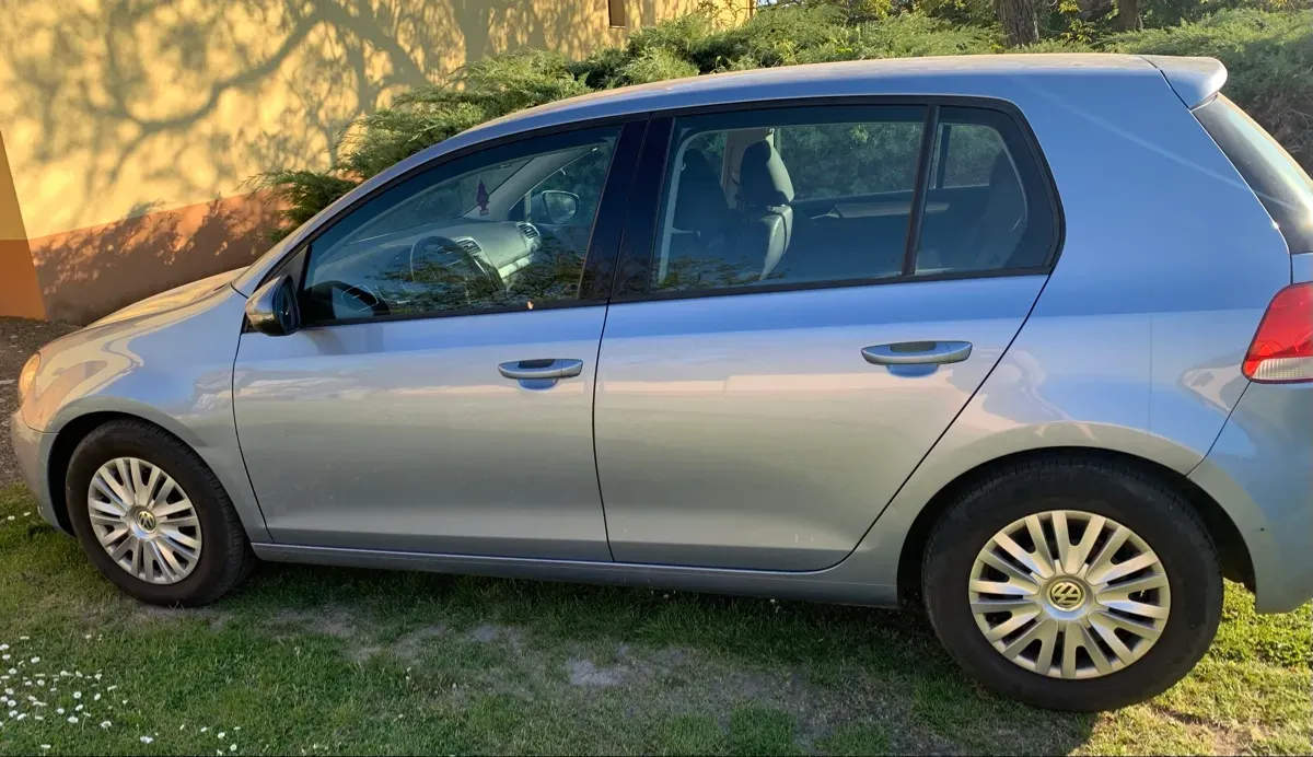Volkswagen Golf 2010 photo 3